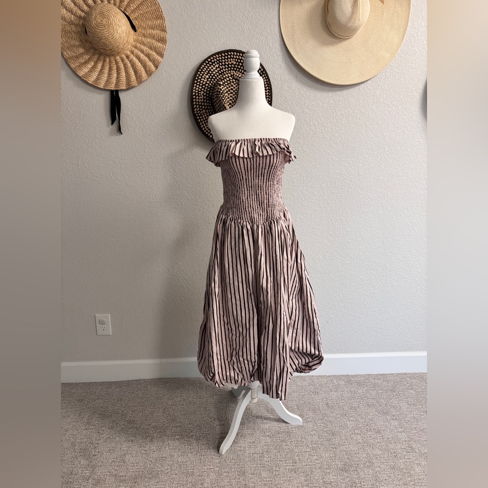 EM On Holiday Strapless Smocked Dress - Brown size small New With Tags